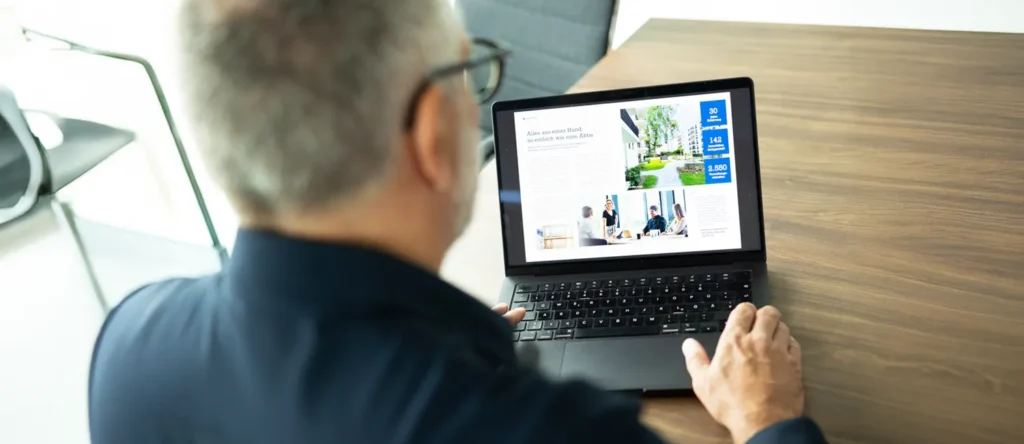 Immobilen GmbH: Stefan Reuter am Laptop