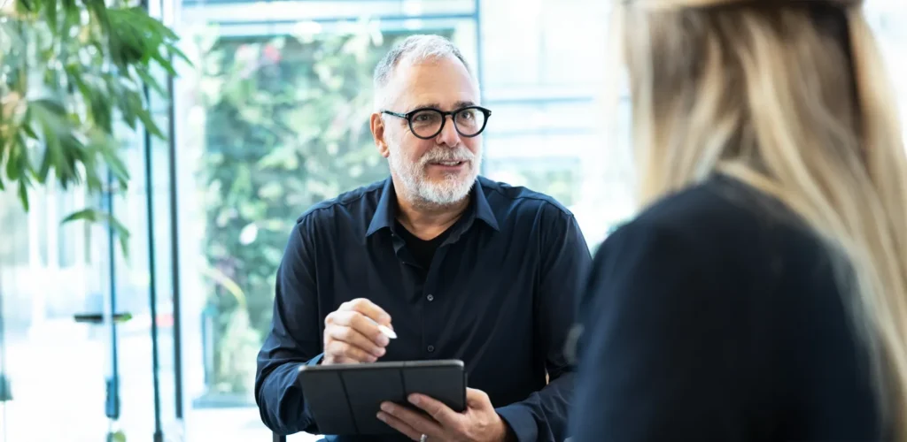 Immobilien GmbH Stefan Reuter berät eine Kundin